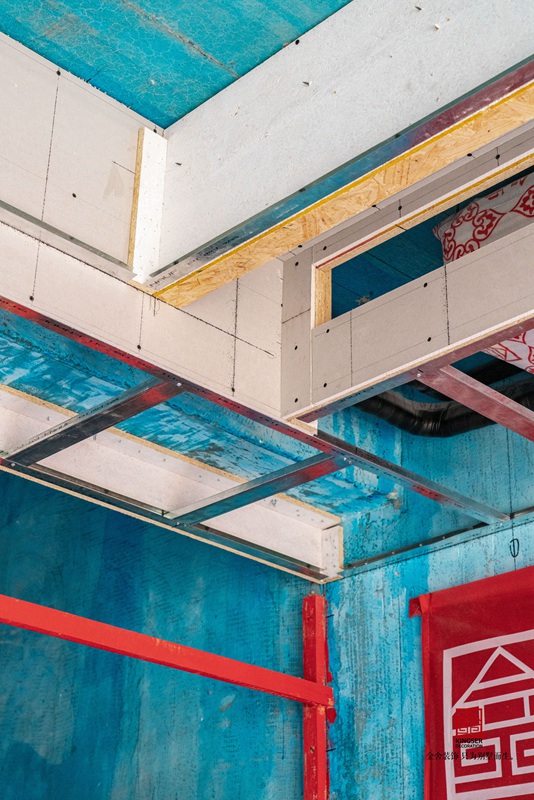 西山林語別墅裝修木工瓦工施工現(xiàn)場(chǎng)